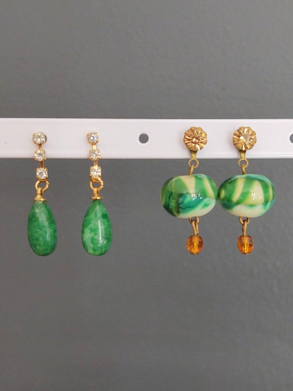 2 pairs of green glass and stone earrings